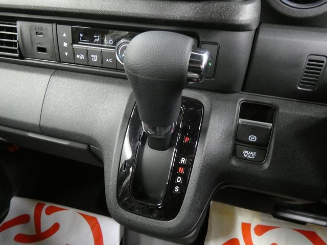 HONDA N BOX CUSTOM 4WD 2025 Image 31