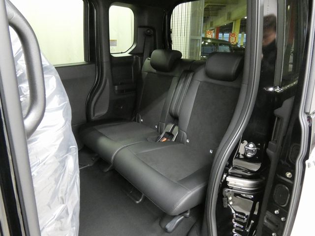 HONDA N BOX CUSTOM 4WD 2025 Image 31