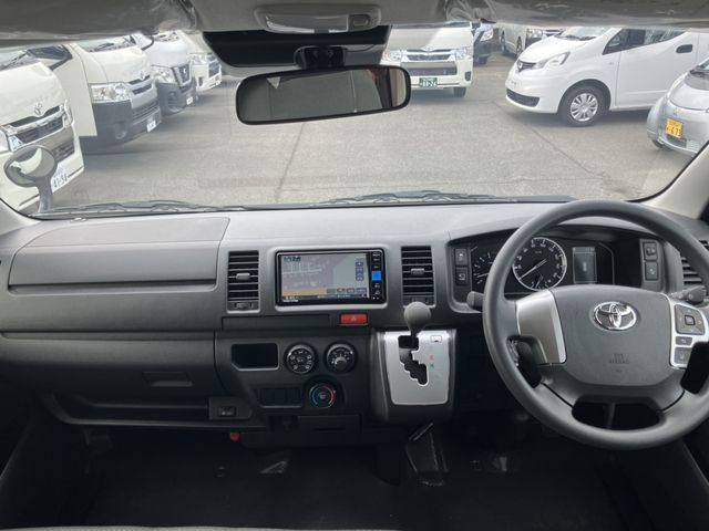 TOYOTA HIACE VAN 1.15T 2WD 2025 Image 31