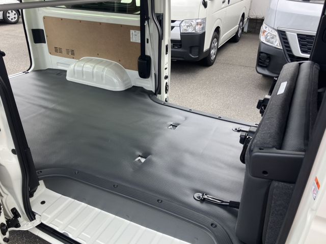 TOYOTA HIACE VAN 1.15T 2WD 2025 Image 31