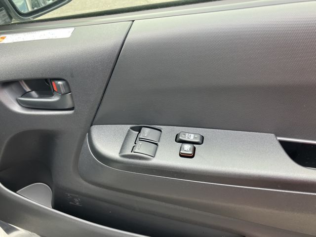 TOYOTA HIACE VAN 1.15T 2WD 2025 Image 31