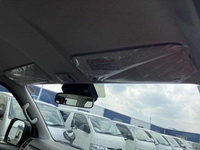 TOYOTA HIACE VAN 1.15T 2WD 2025 Image 31