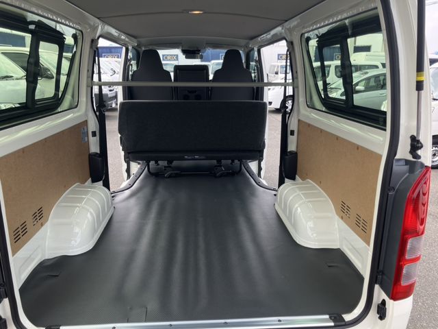 TOYOTA HIACE VAN 1.15T 2WD 2025 Image 31