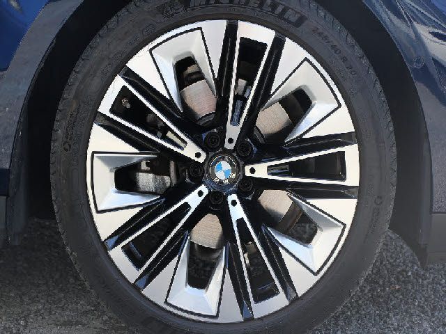 BMW 5SERIES SEDAN 2023 Image 31