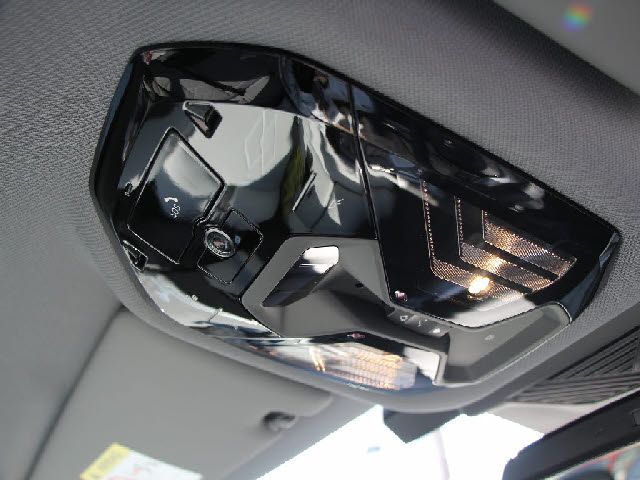 BMW 5SERIES SEDAN 2023 Image 31