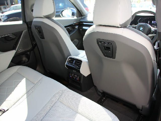 BMW 5SERIES SEDAN 2023 Image 31