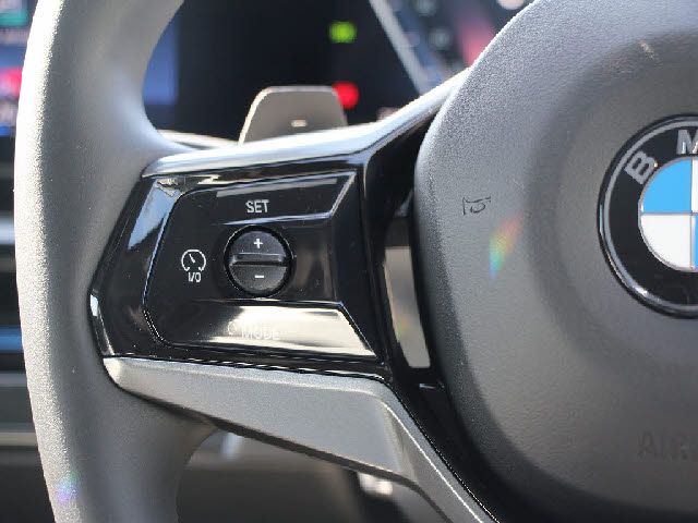 BMW 5SERIES SEDAN 2023 Image 31