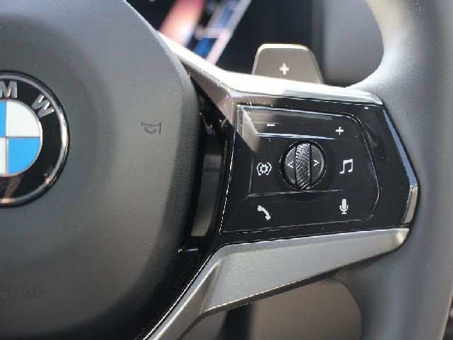 BMW 5SERIES SEDAN 2023 Image 31