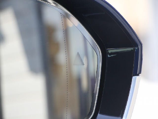 BMW 5SERIES SEDAN 2023 Image 31