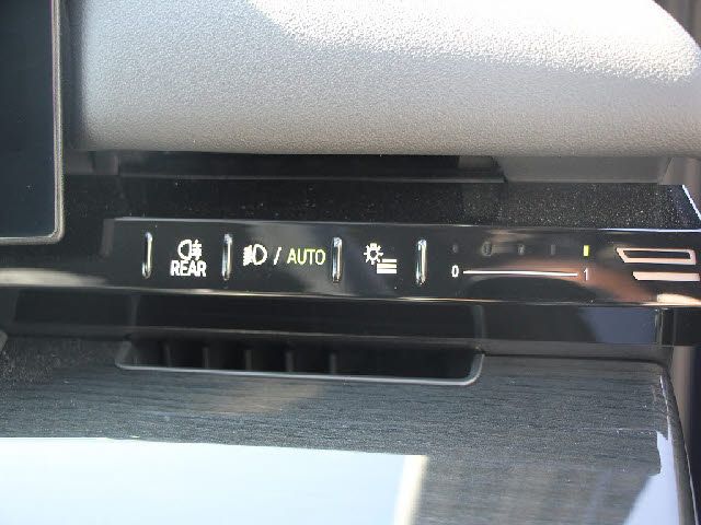 BMW 5SERIES SEDAN 2023 Image 31