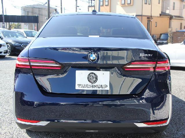 BMW 5SERIES SEDAN 2023 Image 31