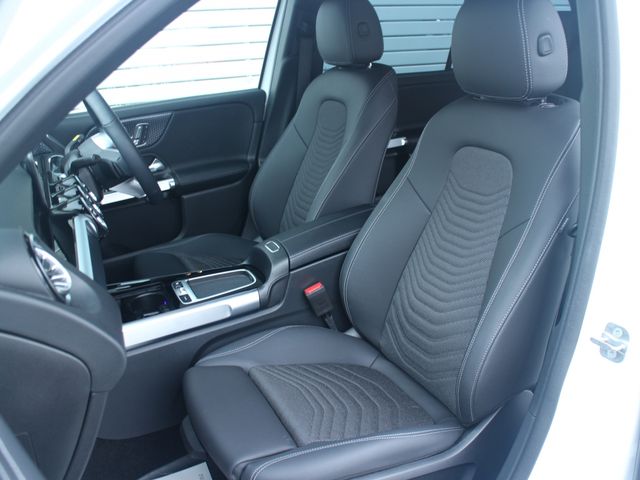 MERCEDES BENZ GLB 2025 Image 31