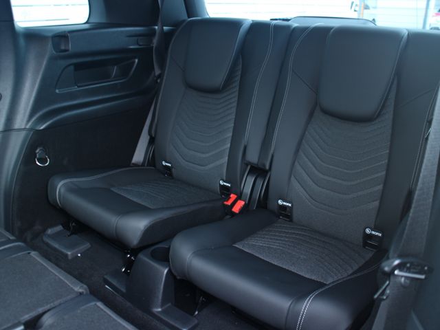 MERCEDES BENZ GLB 2025 Image 31