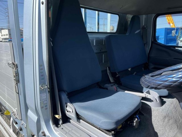 MITSUBISHI CANTER 2011 Image 31