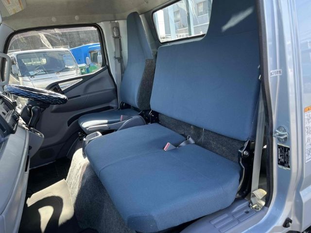 MITSUBISHI CANTER 2011 Image 31