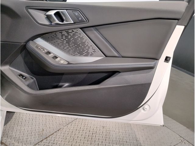 BMW 1SERIES 2024 Image 31