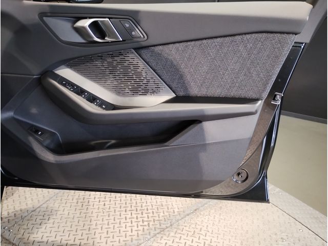 BMW 1SERIES 2025 Image 31