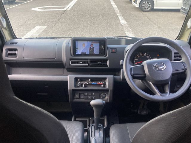 DAIHATSU HIJET TRUCK 4WD 2022 Image 31