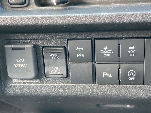 DAIHATSU HIJET TRUCK 4WD 2022 Image 31