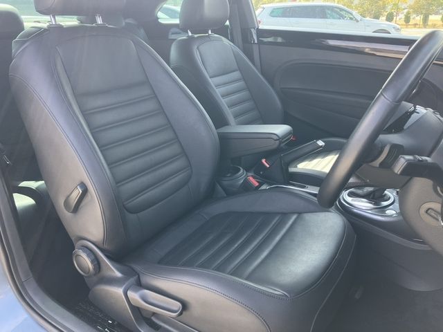 VOLKSWAGEN THE BEETL 2019 Image 31