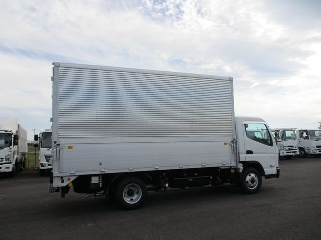 MITSUBISHI CANTER 2024 Image 31