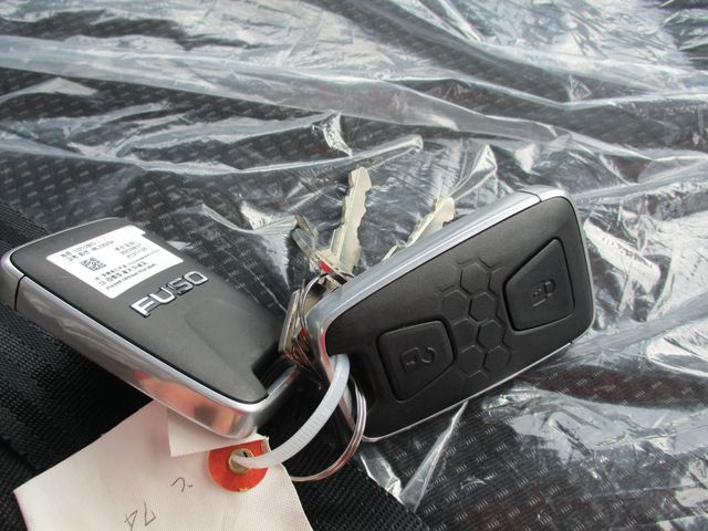 MITSUBISHI CANTER 2024 Image 31