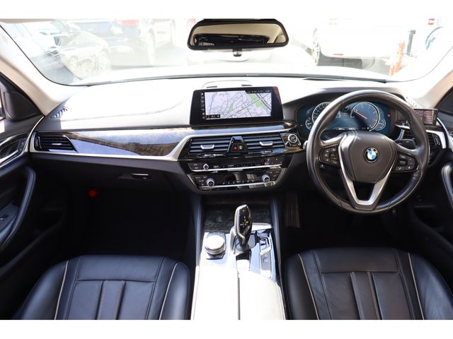 BMW 5SERIES SEDAN 2017 Image 31