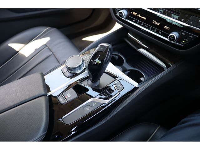 BMW 5SERIES SEDAN 2017 Image 31