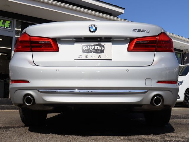 BMW 5SERIES SEDAN 2017 Image 31