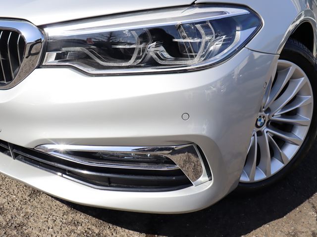 BMW 5SERIES SEDAN 2017 Image 31