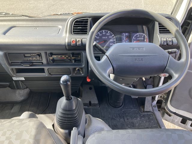 ISUZU ELF 2005 Image 31