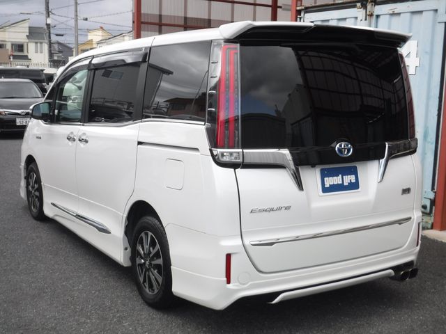 TOYOTA ESQUIRE HYBRID 2018 Image 31