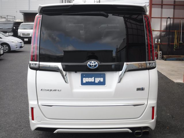 TOYOTA ESQUIRE HYBRID 2018 Image 31