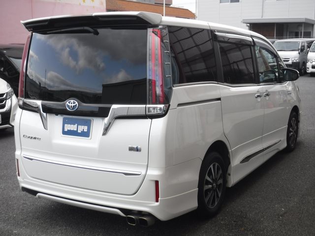 TOYOTA ESQUIRE HYBRID 2018 Image 31