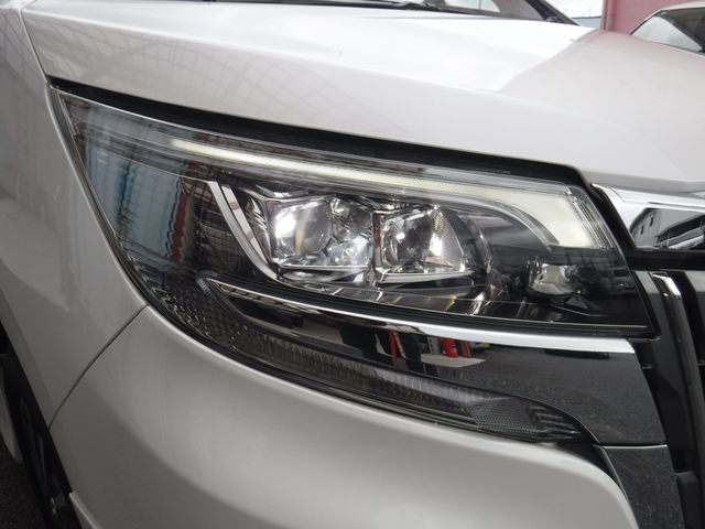 TOYOTA ESQUIRE HYBRID 2018 Image 31