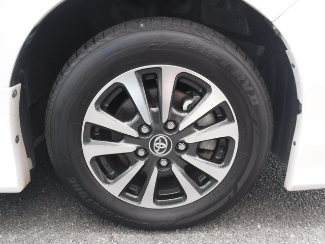 TOYOTA ESQUIRE HYBRID 2018 Image 31