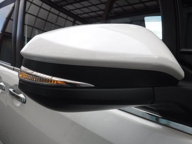 TOYOTA ESQUIRE HYBRID 2018 Image 31