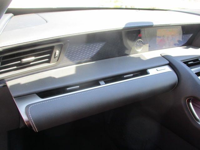 TOYOTA LEXUS LC500H 2020 Image 31