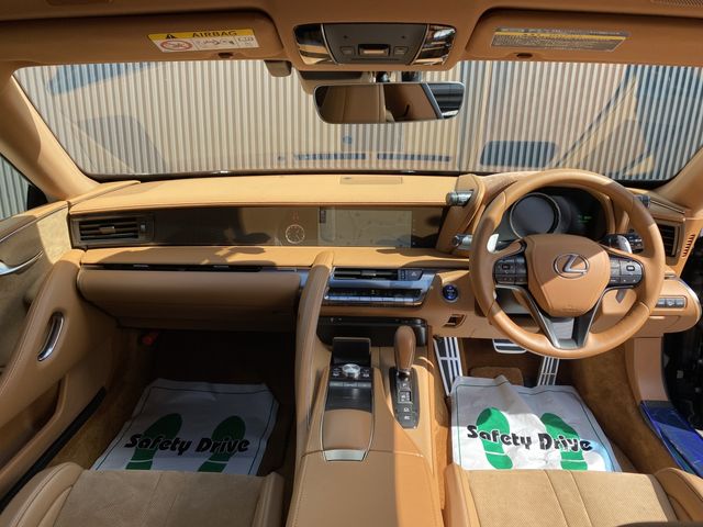 TOYOTA LEXUS LC500 2018 Image 31
