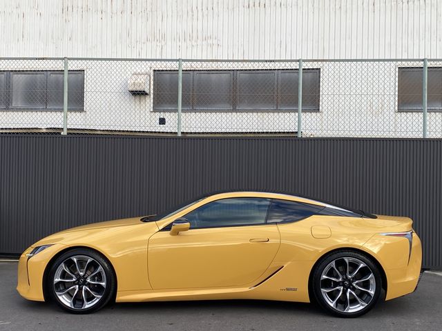 TOYOTA LEXUS LC500 2018 Image 31