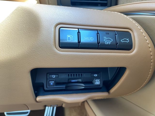 TOYOTA LEXUS LC500 2018 Image 31