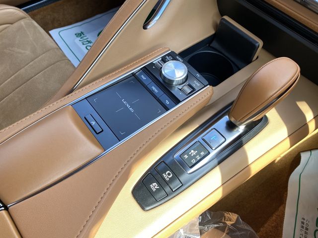 TOYOTA LEXUS LC500 2018 Image 31