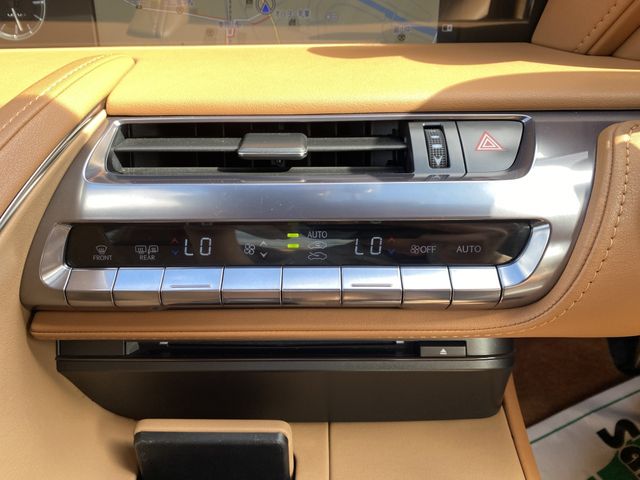 TOYOTA LEXUS LC500 2018 Image 31