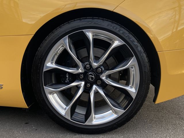 TOYOTA LEXUS LC500 2018 Image 31