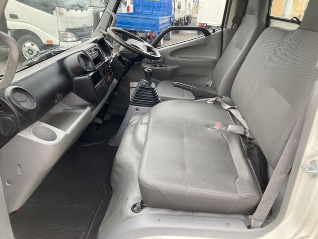 HINO DUTRO 2014 Image 31