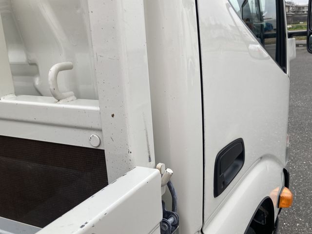 HINO DUTRO 2014 Image 31