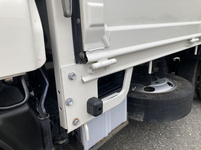 HINO DUTRO 2014 Image 31