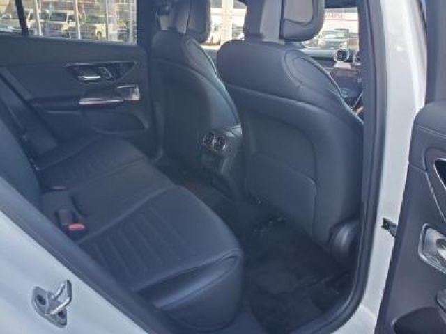MERCEDES BENZ GLC CL 2024 Image 31