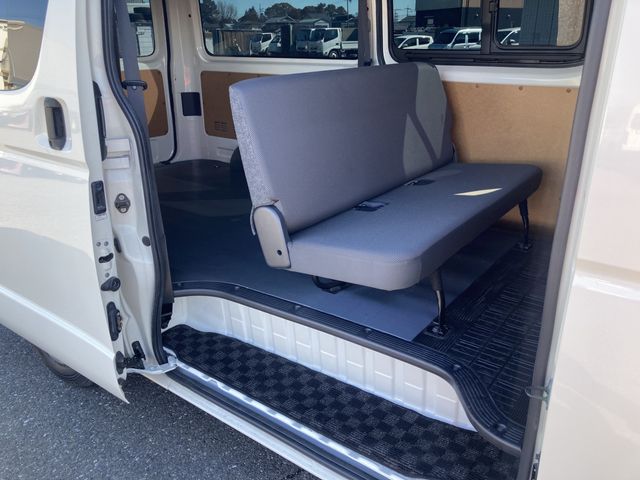 TOYOTA HIACE VAN 1.25T 2WD 2020 Image 31