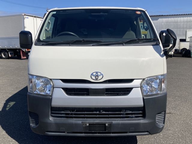 TOYOTA HIACE VAN 1.25T 2WD 2020 Image 31